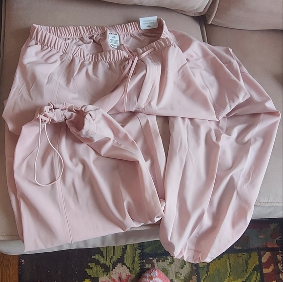 NWT TECH STRETCH CARGO PANTS. XL - Picture 3 of 9